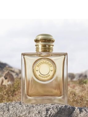 50 Ml Burberry Goddess Eau De Perfum With Box Small Amount Used